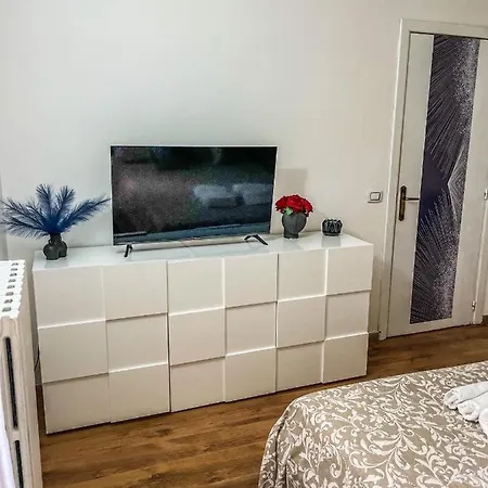 Viale Degli Studenti *