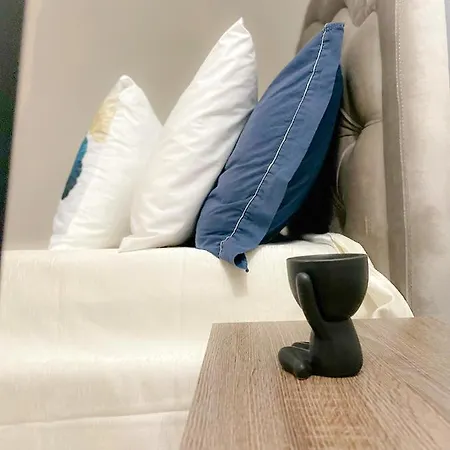 Viale Degli Studenti 招待所 莱切